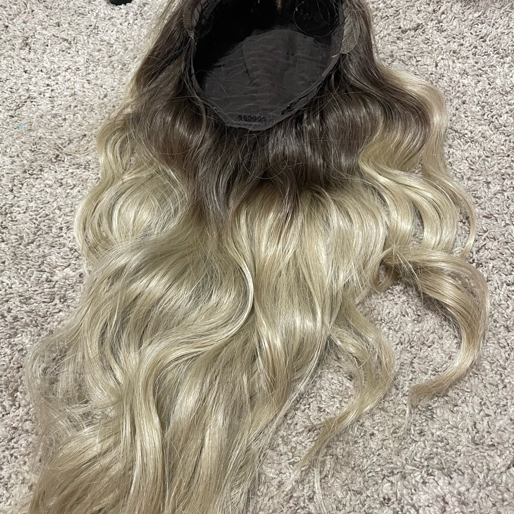 CSC  wig #6 - Picture 6 of 8
